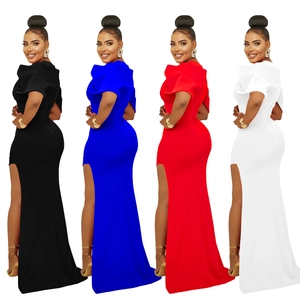 Robe longue élégante à col en V et fente haute en noir bleu rouge et blanc