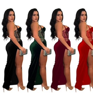 Elegante abito da sera a corsetto in mesh con spacco alto, mostrato in quattro colori
