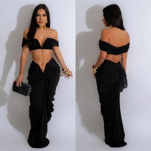 Elegantes schwarzes zweiteiliges Set mit gerafftem Top und Maxirock mit V-Taille