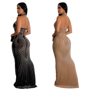 Robe longue dos nu en mesh avec strass étincelants et coupe sirène élégante