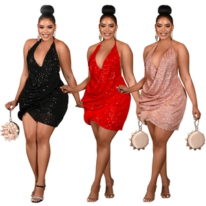 Détails de mini-robes dos nu à paillettes en noir, rouge et or champagne pour soirée