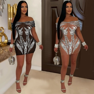 Robe Moulante Sexy en Maille Transparente avec Strass Épaules Dénudées Manches Courtes Mini Robe de Soirée pour Femmes