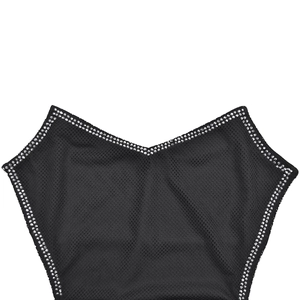 Detailansicht aus schwarzem Mesh-Stoff mit eleganter zweireihiger Silber-Strass-Verzierung