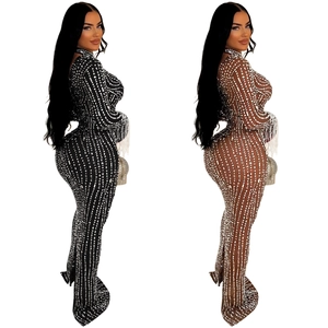 Robe longue moulante à manches longues ornée de strass en noir et beige élégant
