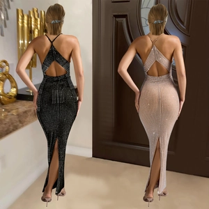 Abito da sera elegante con scollo a V, schiena scoperta, paillettes, spacco e strass da donna