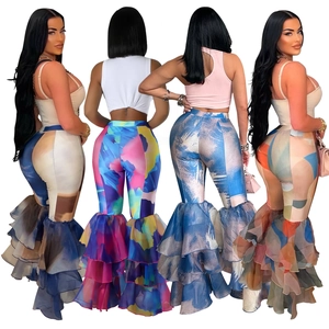 Pantalon évasé taille haute pour femme avec ourlets à volants et motifs abstraits