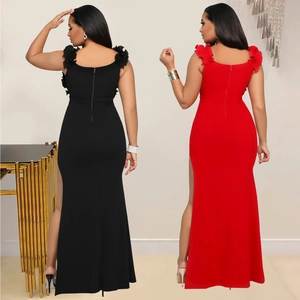Abito lungo elegante senza maniche con scollo a V e spacco laterale in nero e rosso