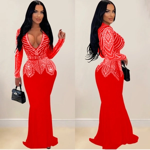 Robe de soirée élégante rouge à manches longues avec décolleté en V et strass brillants