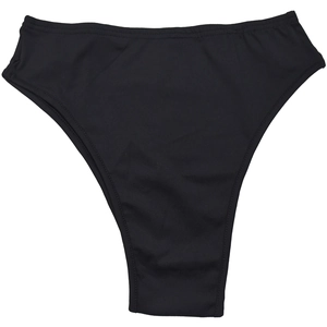 Vista piatta dello slip bikini nero a vita alta in tessuto elastico su sfondo bianco