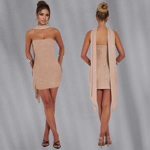 Robe courte moulante abricot avec strass et écharpe longue assortie pour femme