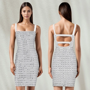 Abito aderente sexy da donna con strass, spalline sottili e schiena scoperta