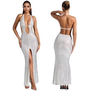 Détails de la robe longue à sequins blancs avec dos nu et fente haute sexy de soirée