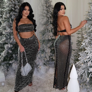 Ensemble sexy deux pièces noir pour femme avec sequins argentés, haut bustier et jupe longue