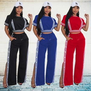 Completo Casual da Donna Crop Top e Pantaloni a Gamba Larga Strisce Laterali Bottoni in Metallo Streetwear Sportivo