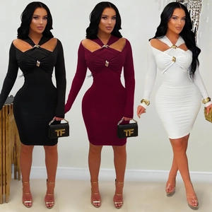 Robe Bodycon Élégante Épaules Dénudées Découpe Manches Longues Sexy Couleur Unie Robe Midi Avec Boucle Métallique Fête Femmes Vêtements