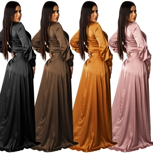 Collage de robes maxi en satin à manches longues en noir, marron, or et rose