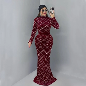 Elegant wine red velvet two-piece long skirt set with white bead lattice decoration