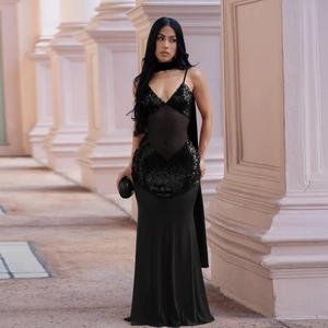 Elegant black sequined V-neck mesh evening dress with fisheye tail hem for women