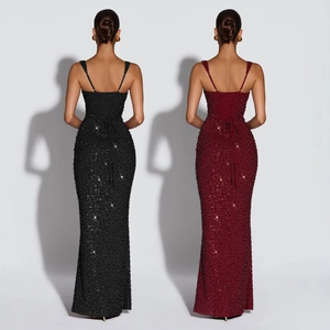Robes de soirée pailletées dos nu avec détails de laçage en noir et bordeaux