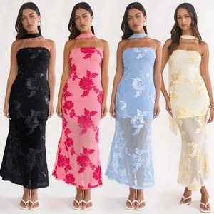 Robe Maxi Bustier Brodée de Fleurs Élégante pour Femmes Sexy Dos Nu Maille Coupe Ajustée Robe de Soirée avec Foulard