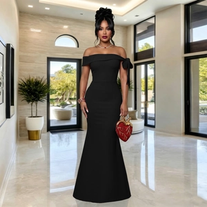 Robe de soirée élégante noire à épaules dénudées avec nœud et ourlet sirène