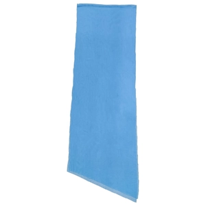 Détail du tissu en maille respirante bleu clair utilisé pour cette robe dos nu sexy