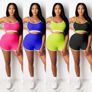Ensemble de Yoga Nervuré Deux Pièces pour Femmes Coupe Slim Débardeur Court et Short de Cycliste Taille Haute Tenues de Sport pour Salle de Sport