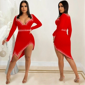 Elegantes rotes V-Ausschnitt Kleid mit langen Ärmeln und funkelnden Strasssteinen für Damen