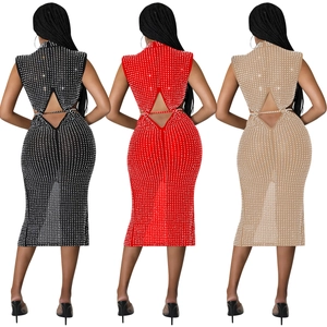 Robe longue en mesh sans manches avec strass brillants et dos ouvert sexy
