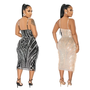 Elegantes ärmelloses Bodycon-Maxikleid mit schimmernden Pailletten und Fransen am Saum