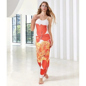 Robe longue sans manches à fleurs blanches avec de grandes fleurs rouges et oranges