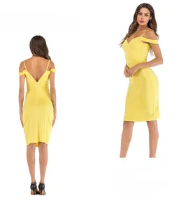 Vue détaillée arrière et latérale de la robe moulante jaune à col en V avec zip