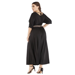 Schwarzes Maxi-Kleid in Übergröße mit halben Ärmeln und民族-besticktem Gürtel Rückansicht