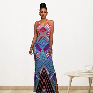 Boho-Maxikleid mit Neckholder, geometrischem Print, Seitenschlitz und rückenfreiem Schnitt