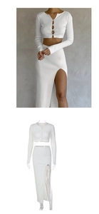 Détail d'un ensemble en tricot blanc avec haut à col en V et jupe longue à fente haute
