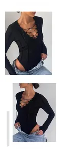 Détail d'un body noir côtelé avec décolleté en V sexy à lacets et manches longues