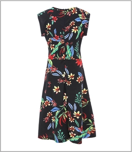 Détail du dos de la robe à fleurs avec motif tropical et fermeture éclair discrète