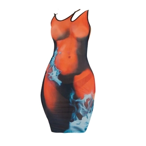 Robe moulante Y2K dos nu sans manches avec impression numérique de torse et effets fumée