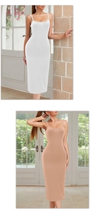 Détail de robes mi-longues moulantes blanc et abricot avec de fines bretelles et coupe