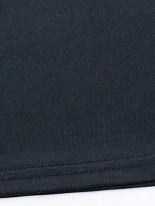 Slim fit V-neck long sleeve T-shirt featuring high-quality black ribbed knit and neat stitching