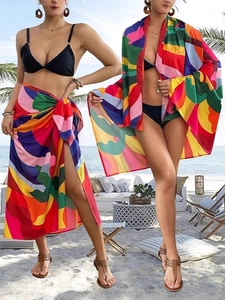 Ensemble de plage à imprimé géométrique avec cardigan à manches longues et paréo