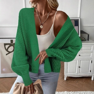 Cardigan da donna verde smeraldo in maglia grossa con maniche a lanterna e stile aperto