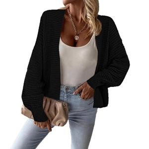 Cardigan da donna in maglia grossa nera con trama verticale e polsini a coste