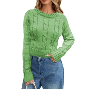 Women's crewneck cable-knit sweater in grass green with long sleeves and ribbed cuffs