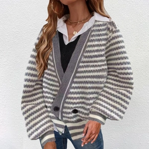 Gilet en maille pour femme avec col en V et rayures horizontales grises et blanches chic