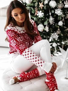 Détails du pull de Noël rouge à motif flocon de neige avec chaussettes tricotées assorties