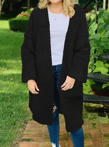 Damen Strickjacke in Schwarz mit grobem Strickmuster, offener Front und Taschen