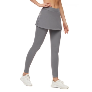Détail du legging-jupe gris foncé à taille haute en tissu élastique à séchage rapide