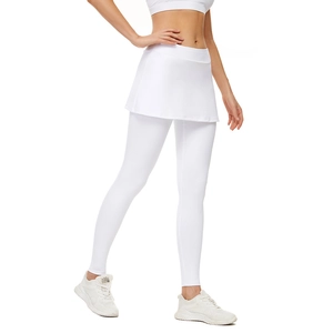 Détail du legging jupe de yoga blanc à taille haute avec texture élastique douce