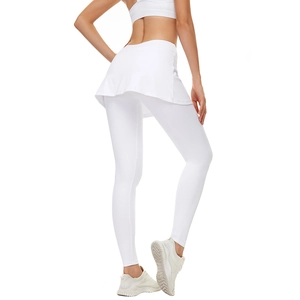 Vue arrière jupe de tennis blanche avec leggings intégrés pour yoga et fitness
